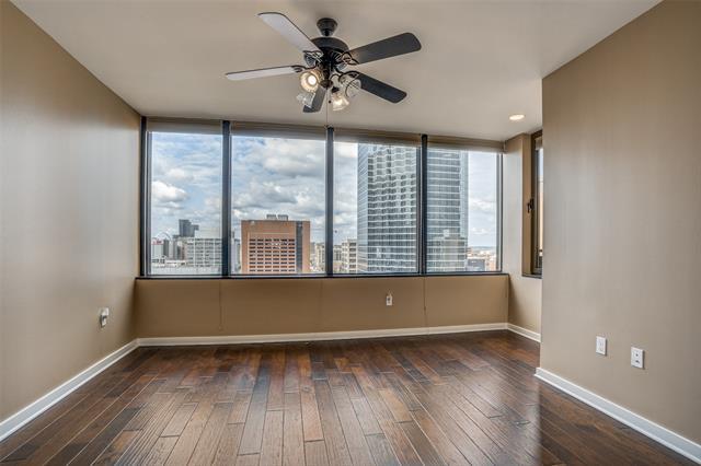 Foto del edificio - 1200 Main St