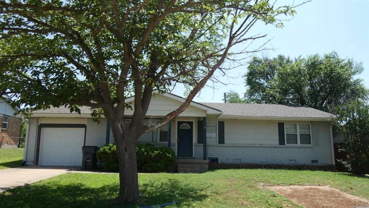 Foto principal - 2205 NW 46th St