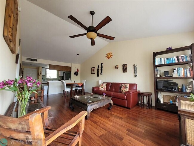Building Photo - 6283 La Costa Dr