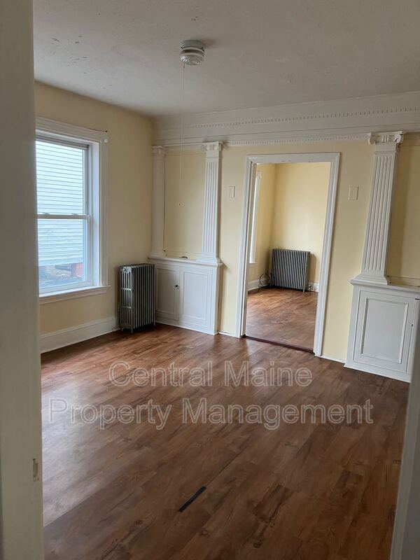 Building Photo - 53 River St