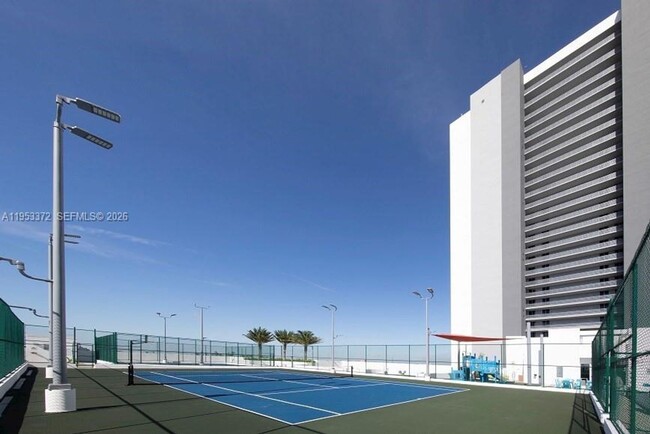 Foto del edificio - 16385 Biscayne Blvd