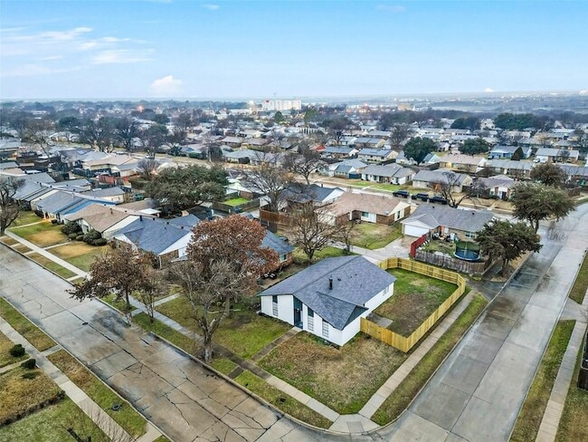 Photo - 4940 Watkins Dr House