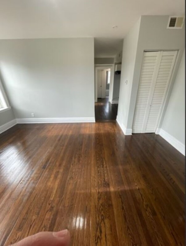 Foto del edificio - 7310 S Stewart Ave