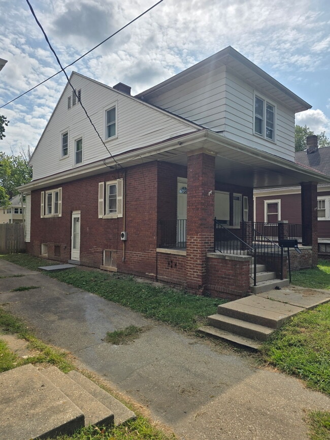 Building Photo - 1616 N Peoria Ave