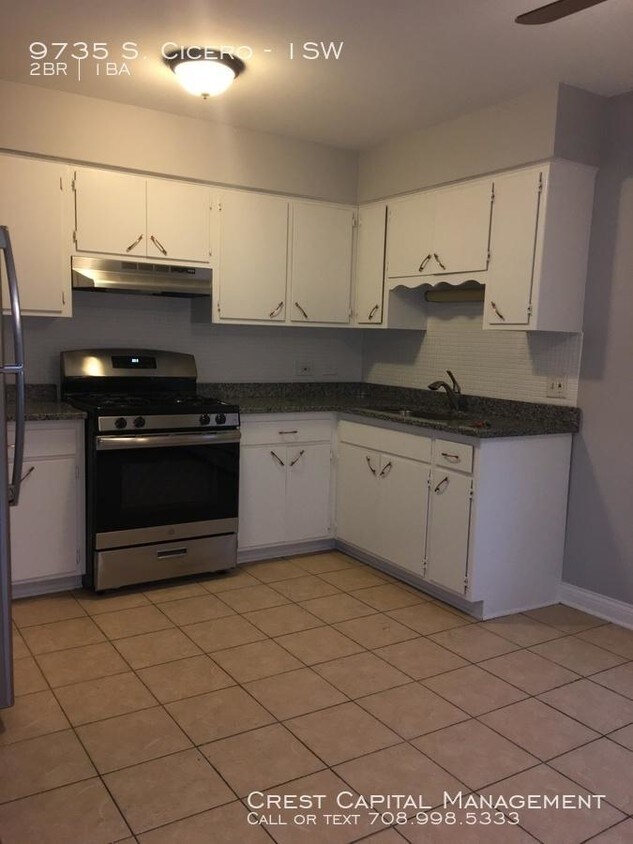 Primary Photo - 2 bedroom in OAK LAWN IL 60453