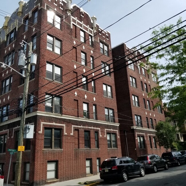 Building Photo - 290 Potter Pl
