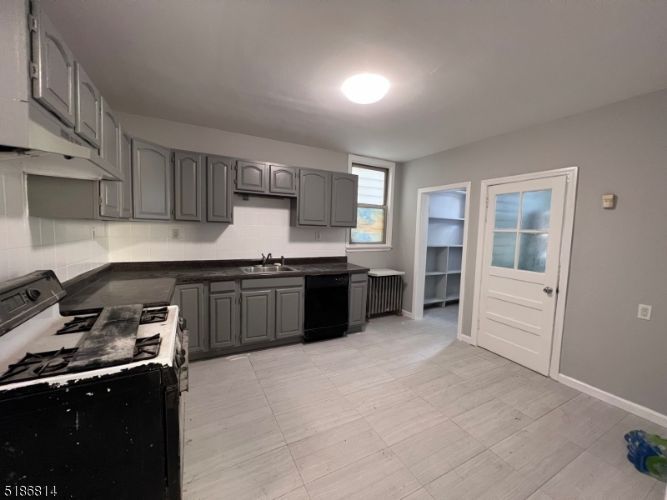 40 Norwood St Unit 1, Newark, NJ 07106 Room for Rent in Newark, NJ