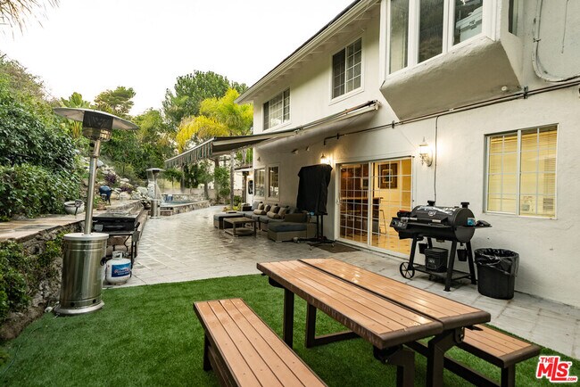 Building Photo - 2461 Jupiter Dr