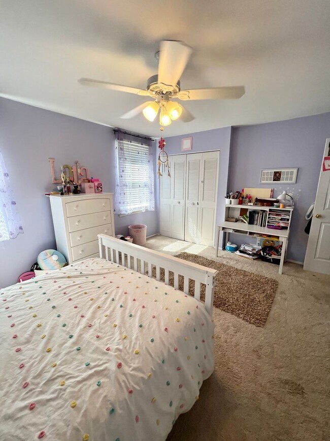 Foto del edificio - Beautiful 3-Bedroom Townhome on a Cul-De-Sac in Bensalem! Available January 2026!