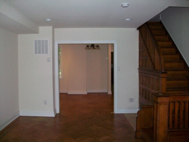 Dining room - 619 S 42nd St