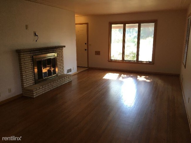 Building Photo - 2 br, 2 bath Apartment - 6021 Penn Ave S