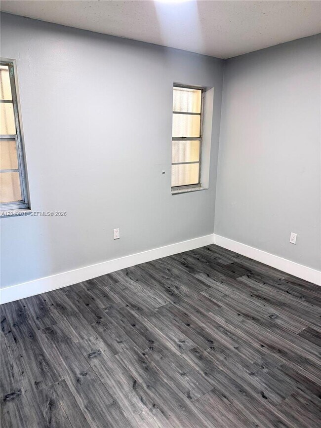 Foto del edificio - 453 SW 2nd St