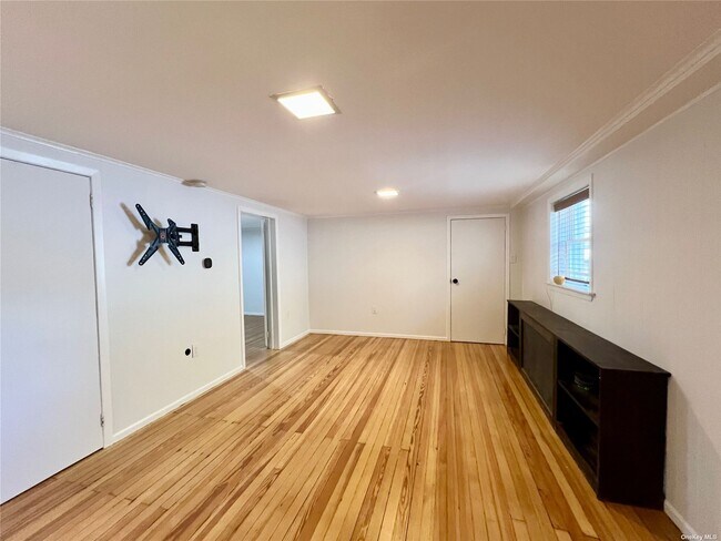 Foto del edificio - 120 Pacific Blvd