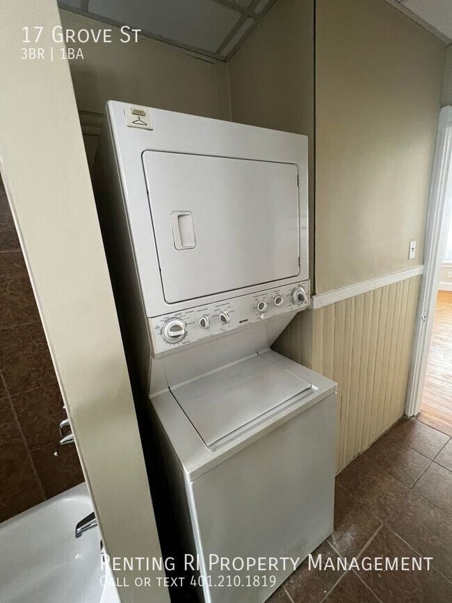 Building Photo - Spacious West Side 3 bed, right off Broadw...