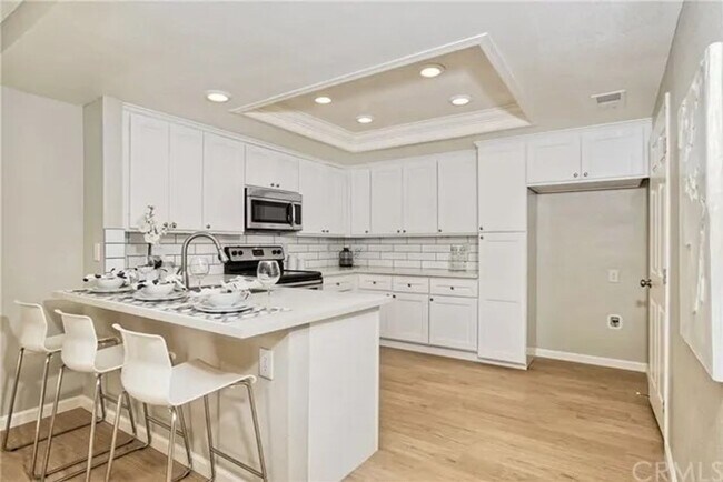 Building Photo - 3 Bed/2 Bath House with Garage! Won't Last...