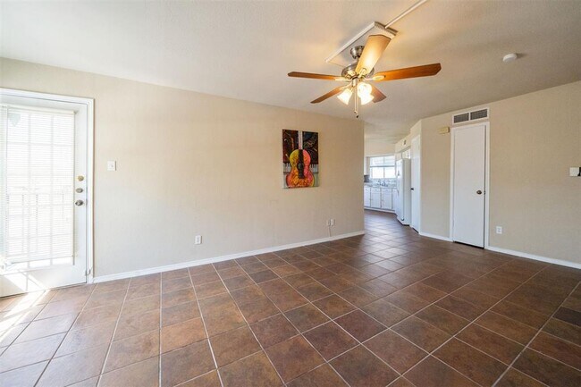 Foto del edificio - 10630 Westbrae Pkwy
