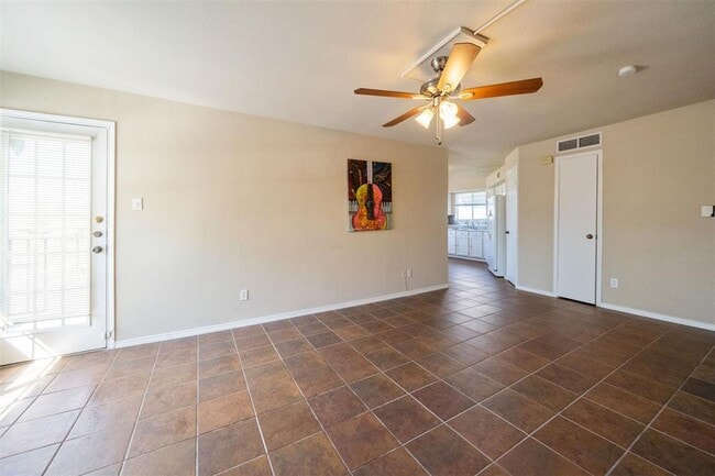 Building Photo - 10630 Westbrae Pkwy