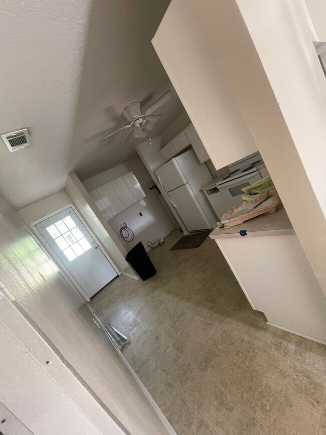 Foto del edificio - 867 S Brett St