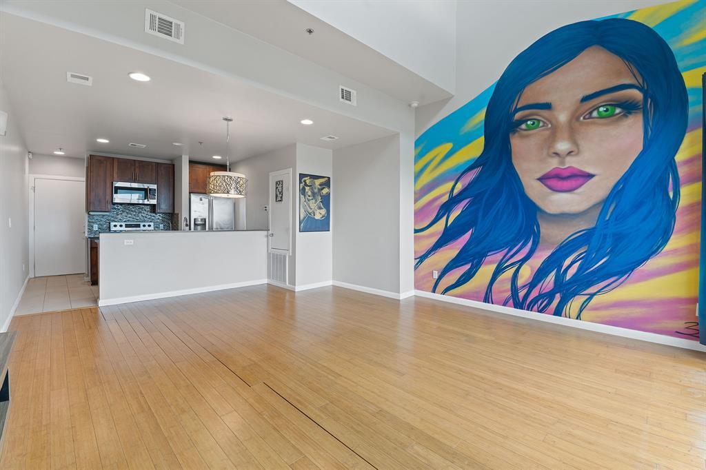 Foto principal - 1200 E 11th St
