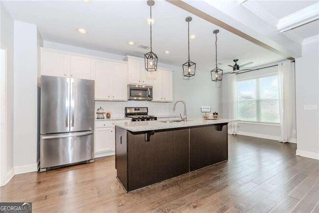 Building Photo - 5940 Park Bend Ave