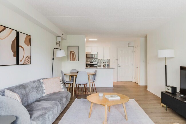 Foto del edificio - 444 Washington Blvd