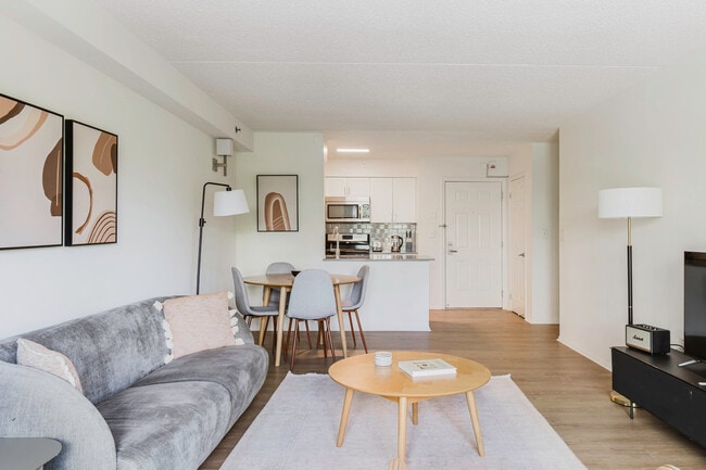 Building Photo - 444 Washington Blvd