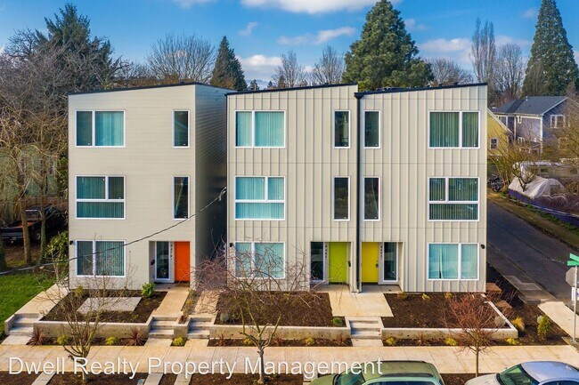 Building Photo - 4493 NE Rodney Ave