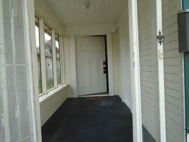 Foto del edificio - 1027 H St