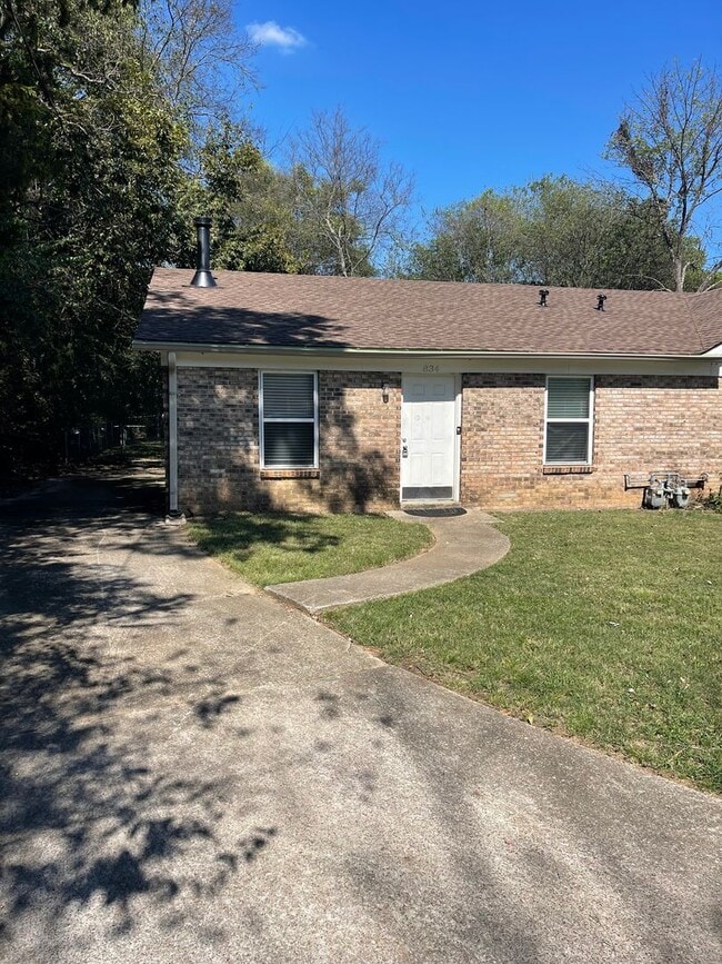 Building Photo - 3 bedroom 2 bath Hermitage duplex