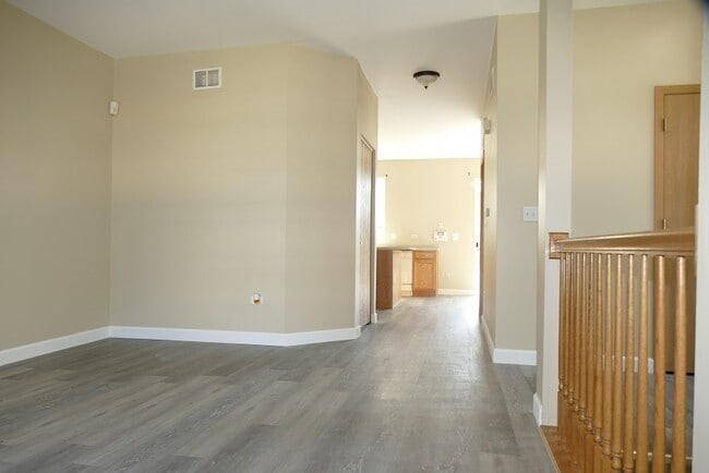 Building Photo - 237 S Oak Creek Ln