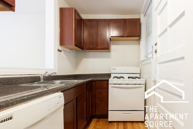 Photo - 732 W Roscoe St Apartment