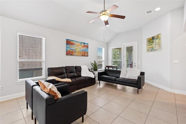 Building Photo - 3828 Vinalopo Dr