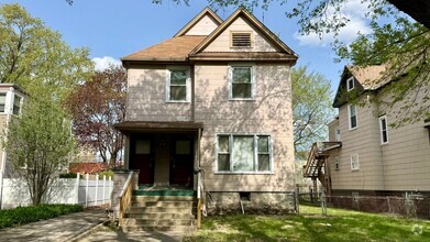 Building Photo - 212 Elgin Ave