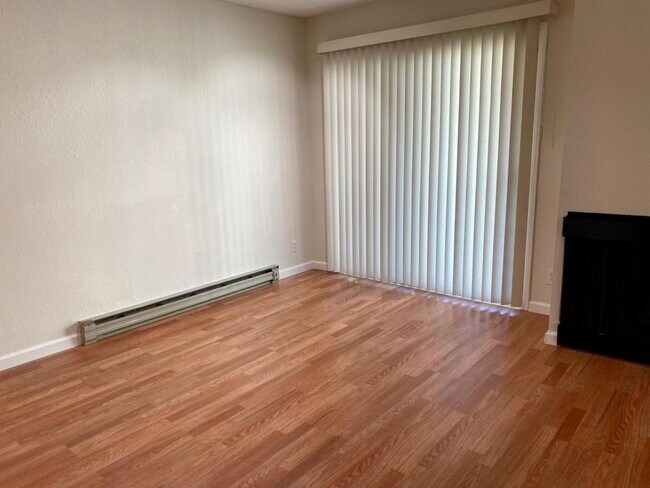 Foto del edificio - 395 Imperial Way