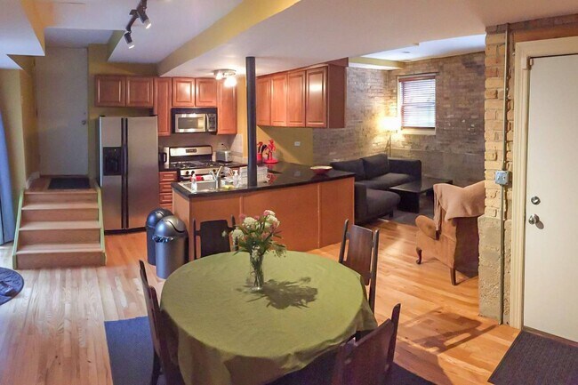 Foto del edificio - 1225 W Greenleaf Ave