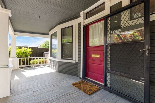 Photo - 1617 NE Couch St Townhome