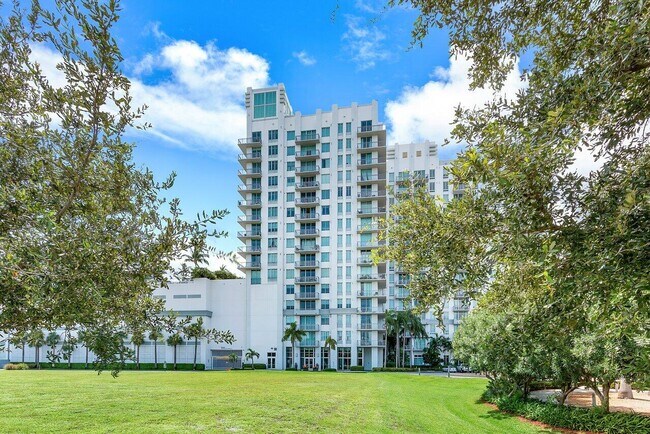 Foto del edificio - 300 S Australian Ave