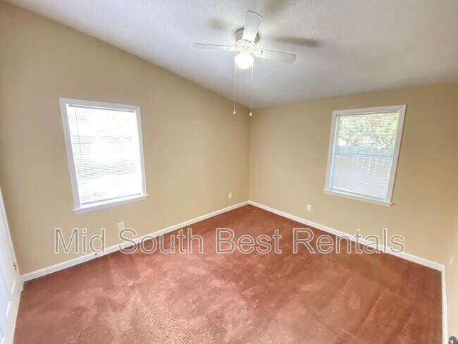 Building Photo - 3015 Carvel St