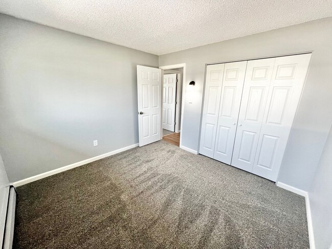 Building Photo - Myers Court