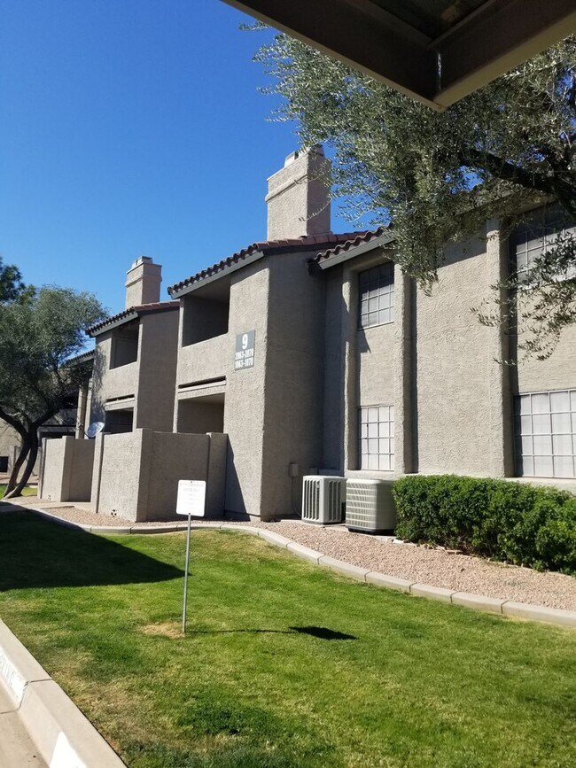 Foto del edificio - COMING SOON 2 BEDROOM 2 BATH CONDO WOODGLE...