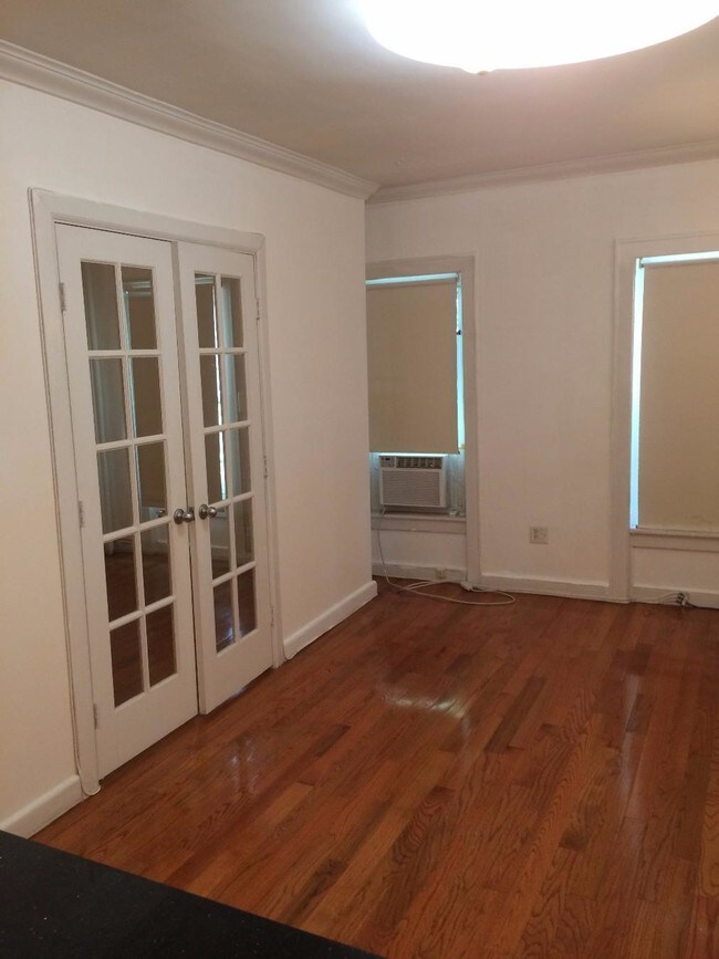 Foto del edificio - 336 E 56th St