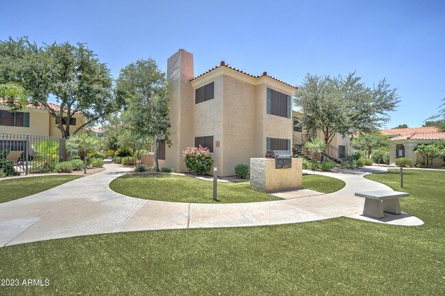 Building Photo - 9990 N Scottsdale Rd