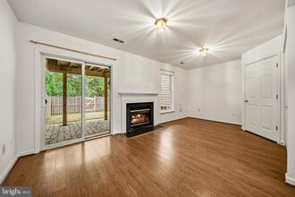 Building Photo - 25251 Dunvegan Square
