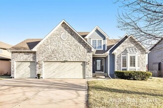 Building Photo - 1113 SW Blazing Star Dr