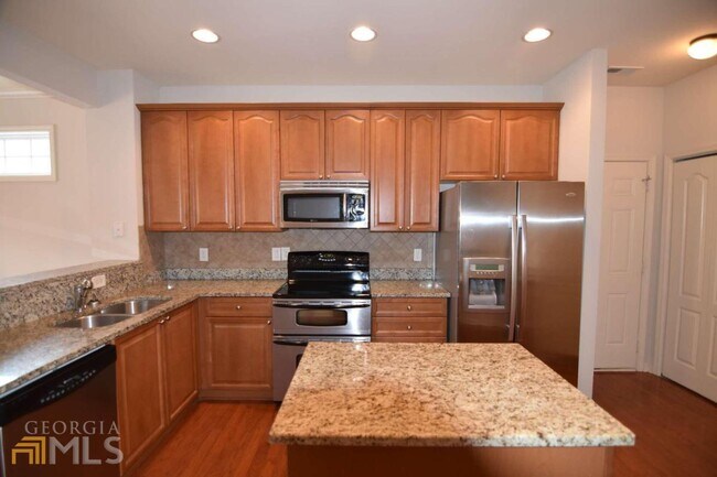 Building Photo - 272 Glens Loop