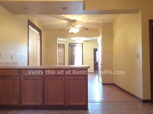 Foto del edificio - 328 S 17th St