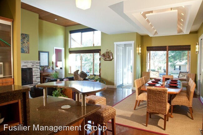 Building Photo - 3 br, 2.5 bath House - 2017 Anderson Place