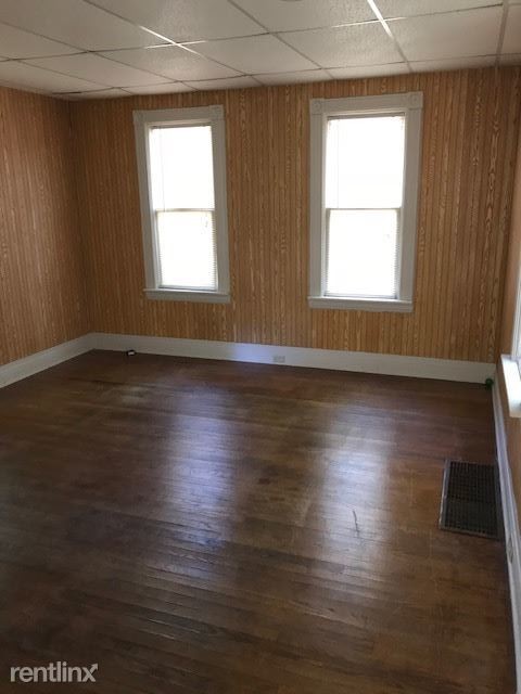 Foto del edificio - 2 br, 1 bath  - 211 Mason Ave Apt 1