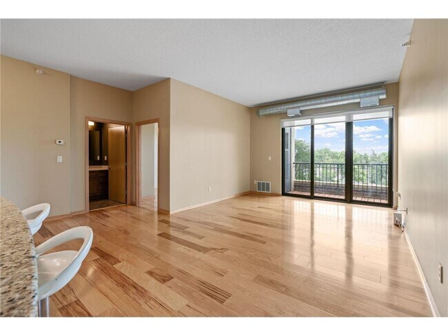 Foto del edificio - 4525 Park Commons Dr