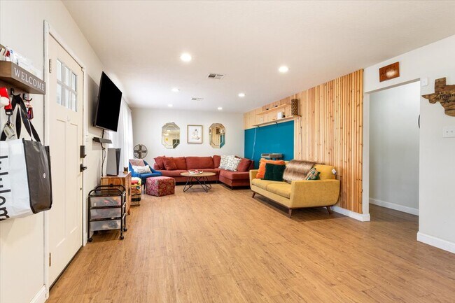 Foto del edificio - 3308 NW Atlanta Ave